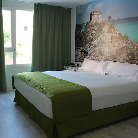 Casual Del Mar Malaga